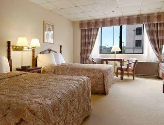 Ramada Convention Center Eau Claire酒店 外观 照片
