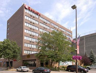 Ramada Convention Center Eau Claire酒店 外观 照片