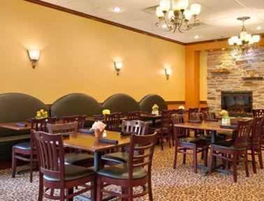 Ramada Convention Center Eau Claire酒店 餐厅 照片